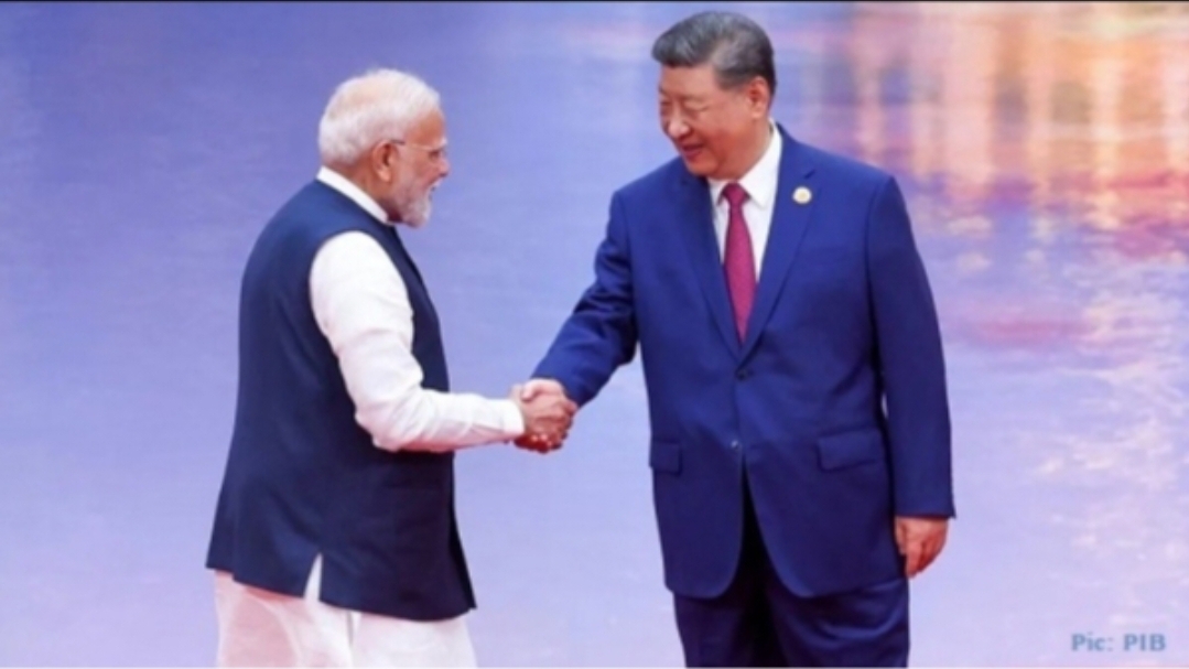 लाल आँख से लाल कालीन तक: क्या ड्रैगन के आगे नतमस्तक हो रही है भारतीय अर्थव्यवस्था?